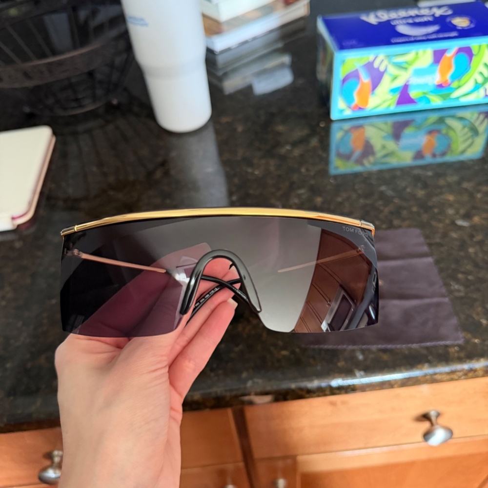 Tom Ford Pavlos FT0980 Mask Sunglasses - Picture 3 of 7